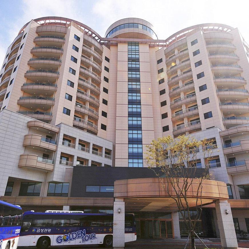 Seoul says North Korea is destroying facility that hosted reunions of war-separated families